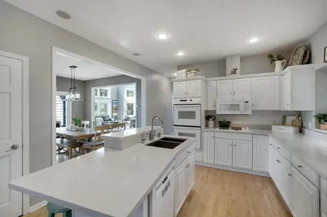 1636 Woodlawn Circle Waconia MN 55387
