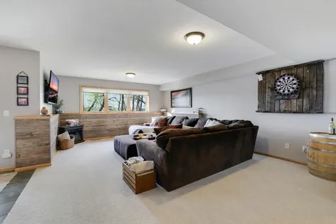 1636 Woodlawn Circle Waconia MN 55387