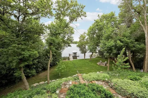 1636 Woodlawn Circle Waconia MN 55387