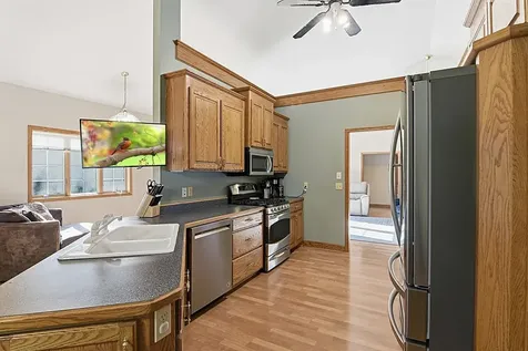 11 Moon Circle Saint Cloud MN 56301