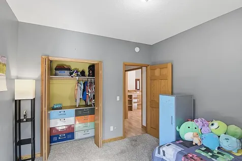 11 Moon Circle Saint Cloud MN 56301