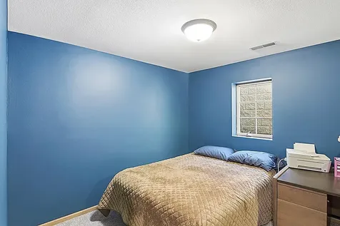 11 Moon Circle Saint Cloud MN 56301