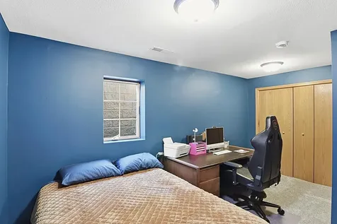 11 Moon Circle Saint Cloud MN 56301