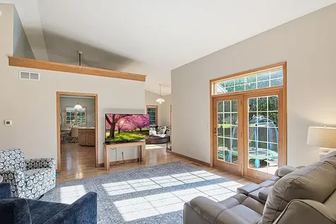 11 Moon Circle Saint Cloud MN 56301