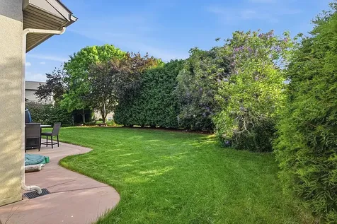 11 Moon Circle Saint Cloud MN 56301