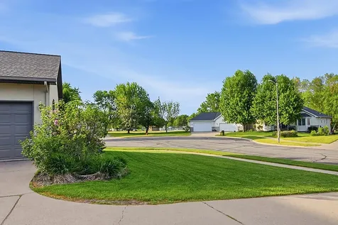 11 Moon Circle Saint Cloud MN 56301