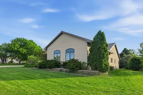 11 Moon Circle Saint Cloud MN 56301
