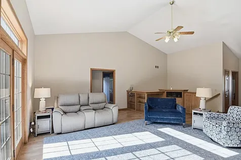 11 Moon Circle Saint Cloud MN 56301