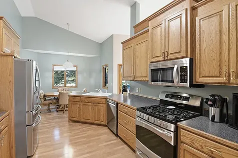 11 Moon Circle Saint Cloud MN 56301
