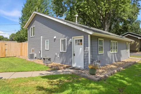 5809 Quail Avenue N Crystal MN 55429