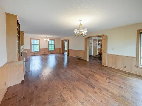 16220 Hayes Avenue Carver MN 55315