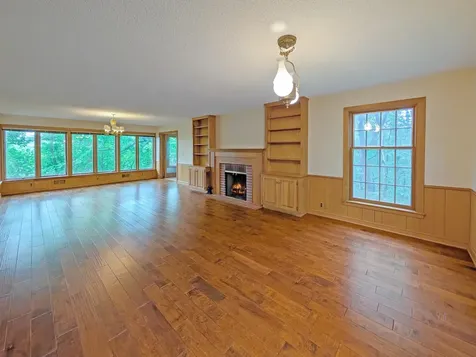16220 Hayes Avenue Carver MN 55315