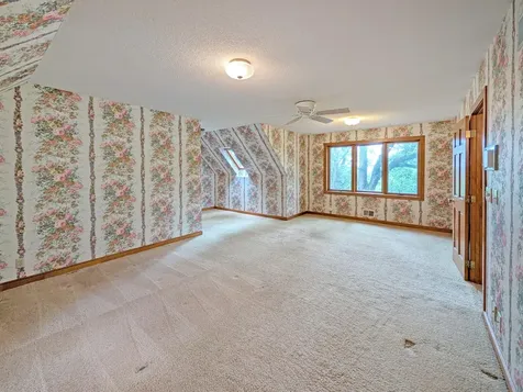 16220 Hayes Avenue Carver MN 55315