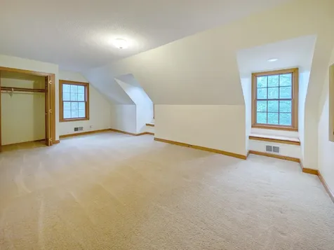 16220 Hayes Avenue Carver MN 55315