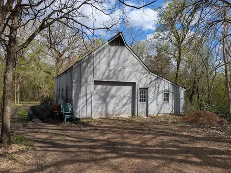 16220 Hayes Avenue Carver MN 55315