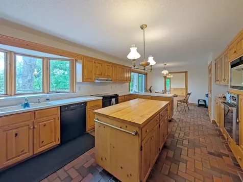 16220 Hayes Avenue Carver MN 55315