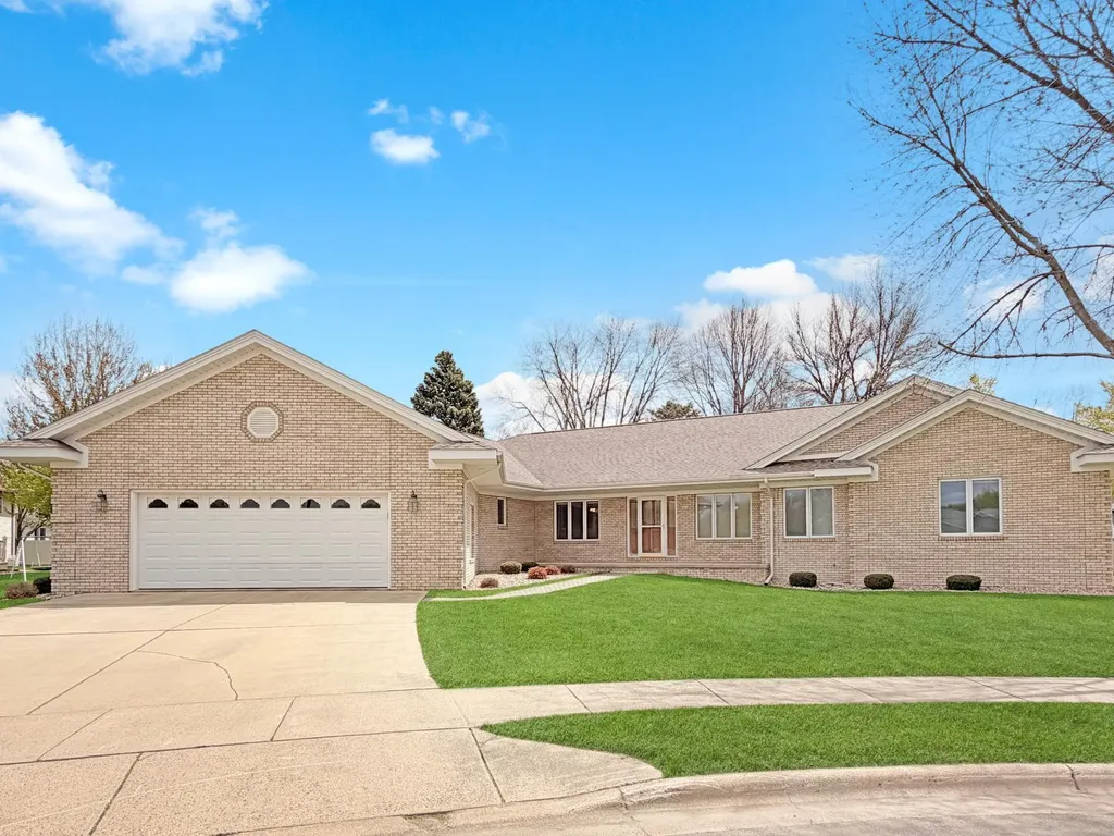 103 Whitney Circle Marshall MN 56258