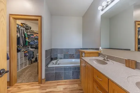 S3565 Rooster Ridge Lane Fountain City WI 54629