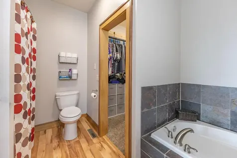 S3565 Rooster Ridge Lane Fountain City WI 54629