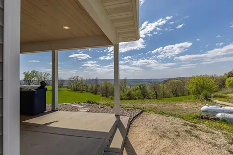 S3565 Rooster Ridge Lane Fountain City WI 54629