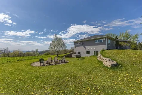 S3565 Rooster Ridge Lane Fountain City WI 54629
