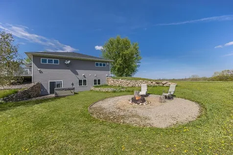 S3565 Rooster Ridge Lane Fountain City WI 54629