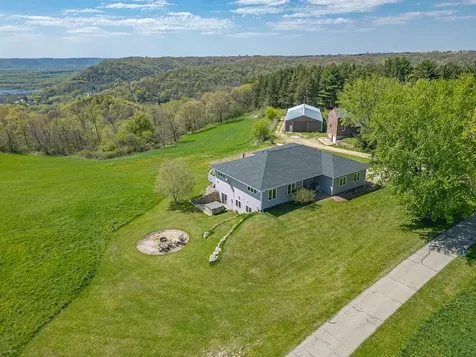 S3565 Rooster Ridge Lane Fountain City WI 54629