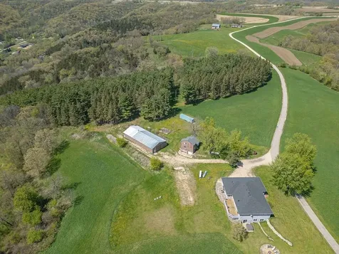 S3565 Rooster Ridge Lane Fountain City WI 54629