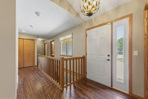 9327 Hillside Trail S Cottage Grove MN 55016