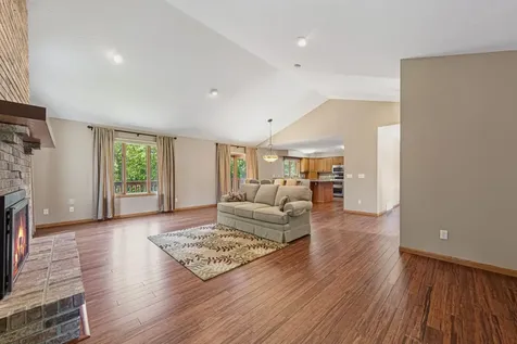 9327 Hillside Trail S Cottage Grove MN 55016