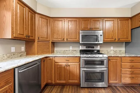 9327 Hillside Trail S Cottage Grove MN 55016