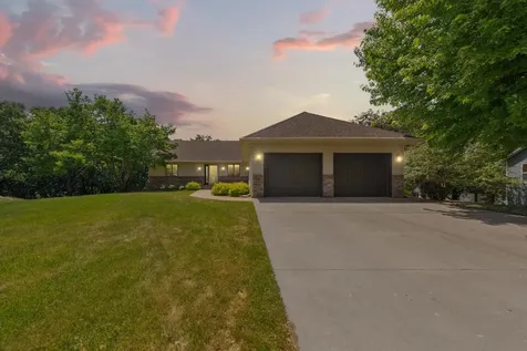 9327 Hillside Trail S Cottage Grove MN 55016