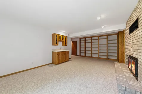 9327 Hillside Trail S Cottage Grove MN 55016