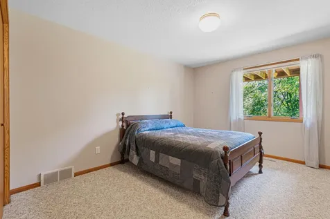 9327 Hillside Trail S Cottage Grove MN 55016