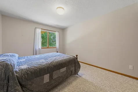 9327 Hillside Trail S Cottage Grove MN 55016