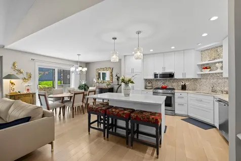2284 Sherwood Court Minnetonka MN 55305