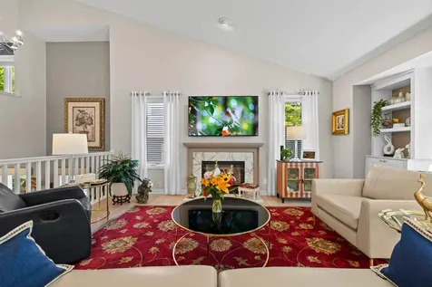 2284 Sherwood Court Minnetonka MN 55305