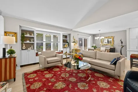 2284 Sherwood Court Minnetonka MN 55305