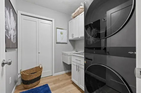2284 Sherwood Court Minnetonka MN 55305