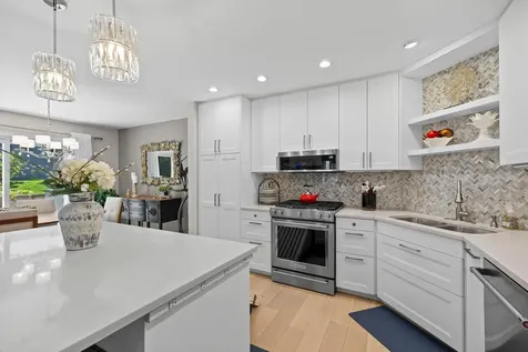 2284 Sherwood Court Minnetonka MN 55305
