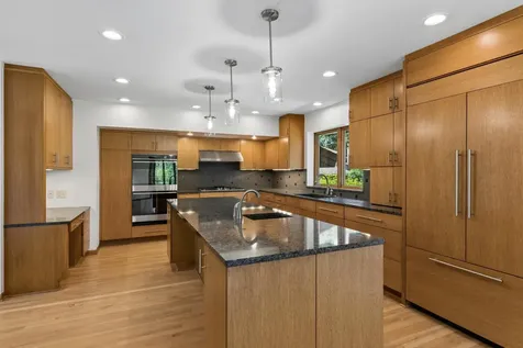 5931 Creek Point Minnetonka MN 55345