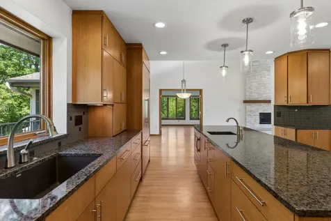 5931 Creek Point Minnetonka MN 55345