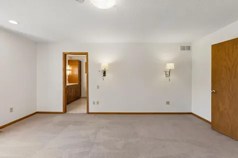 5931 Creek Point Minnetonka MN 55345