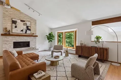 5931 Creek Point Minnetonka MN 55345