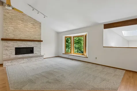 5931 Creek Point Minnetonka MN 55345