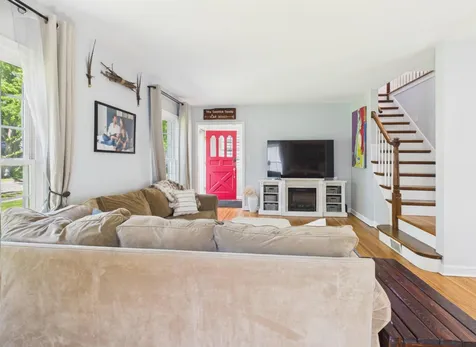 674 Montana Avenue E Saint Paul MN 55106