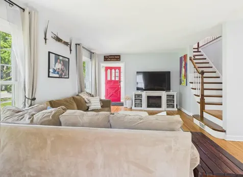 674 Montana Avenue E Saint Paul MN 55106