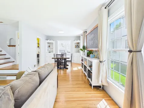 674 Montana Avenue E Saint Paul MN 55106
