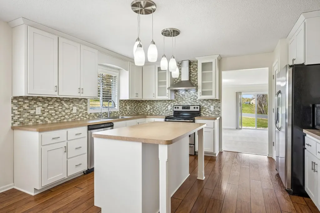 22478 Quincy Street NE Cedar MN 55011