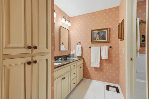 4166 Thornhill Lane Vadnais Heights MN 55127